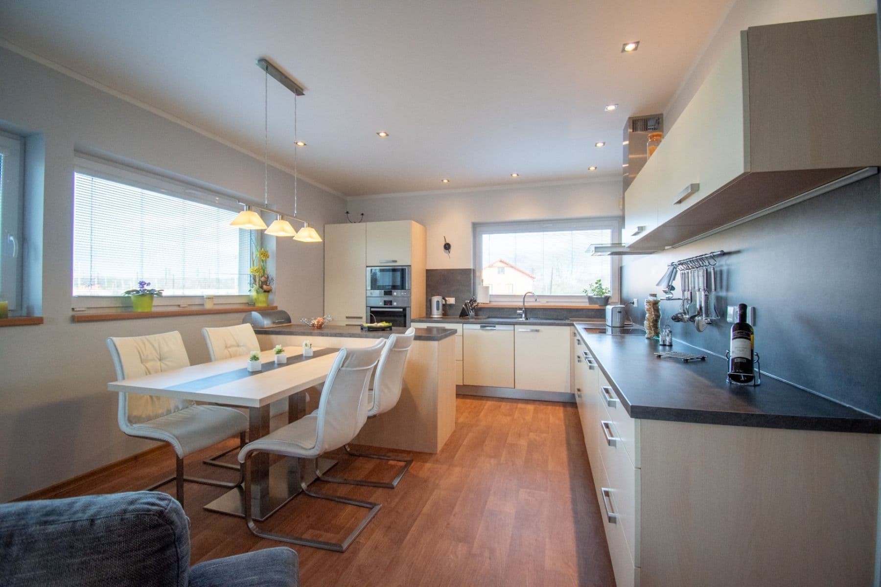 Prodej domu 224 m², pozemek 1.510 m², Račice, Ústecký kraj Prodej domu 224 m², pozemek 1.510 m², Račice, Ústecký kraj