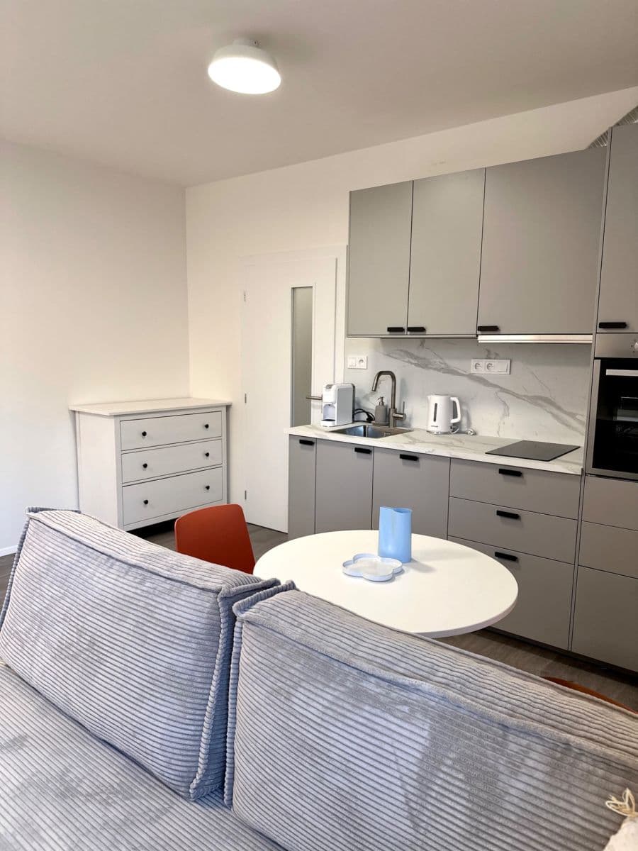 Pronájem bytu 1+kk 31 m², Nad Kolčavkou, Praha, Praha Pronájem bytu 1+kk 31 m², Nad Kolčavkou, Praha, Praha