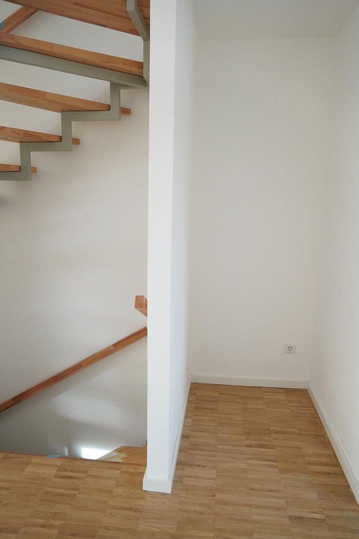 Pronájem domu 132 m², pozemek 180 m², Hölderlinstraße 26d, Pforzheim, Bádensko-Württembersko Pronájem domu 132 m², pozemek 180 m², Hölderlinstraße 26d, Pforzheim, Bádensko-Württembersko