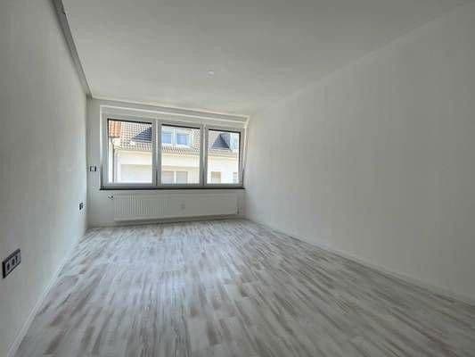 Pronájem bytu 2+1 96 m², Pforzheim, Bádensko-Württembersko Pronájem bytu 2+1 96 m², Pforzheim, Bádensko-Württembersko