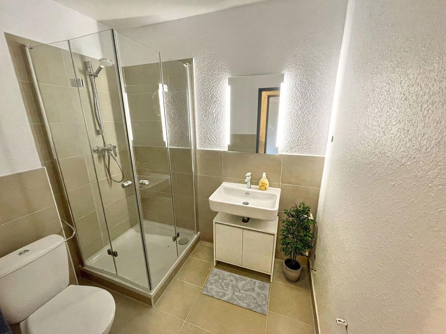 Prodej bytu 1+1 29 m², Erich-Ollenhauer-Straße, Düsseldorf, Severní Porýní-Vestfálsko Prodej bytu 1+1 29 m², Erich-Ollenhauer-Straße, Düsseldorf, Severní Porýní-Vestfálsko