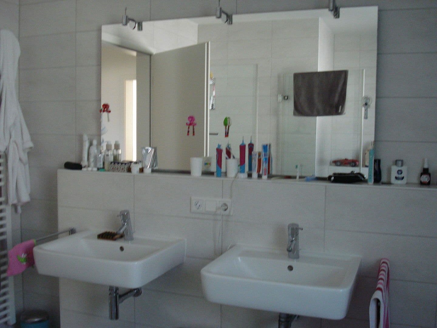 Pronájem domu 189 m², pozemek 343 m², Im Brünnel 26A, Hirschberg an der Bergstraße, Bádensko-Württembersko Pronájem domu 189 m², pozemek 343 m², Im Brünnel 26A, Hirschberg an der Bergstraße, Bádensko-Württembersko