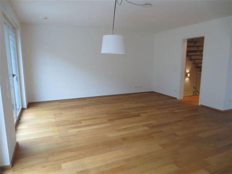 Pronájem domu 189 m², pozemek 343 m², Im Brünnel 26A, Hirschberg an der Bergstraße, Bádensko-Württembersko Pronájem domu 189 m², pozemek 343 m², Im Brünnel 26A, Hirschberg an der Bergstraße, Bádensko-Württembersko