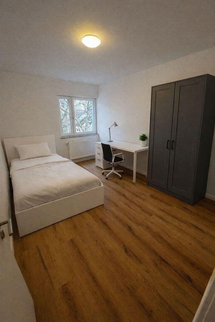 Pronájem bytu 1+1 18 m², Mannheim, Bádensko-Württembersko Pronájem bytu 1+1 18 m², Mannheim, Bádensko-Württembersko