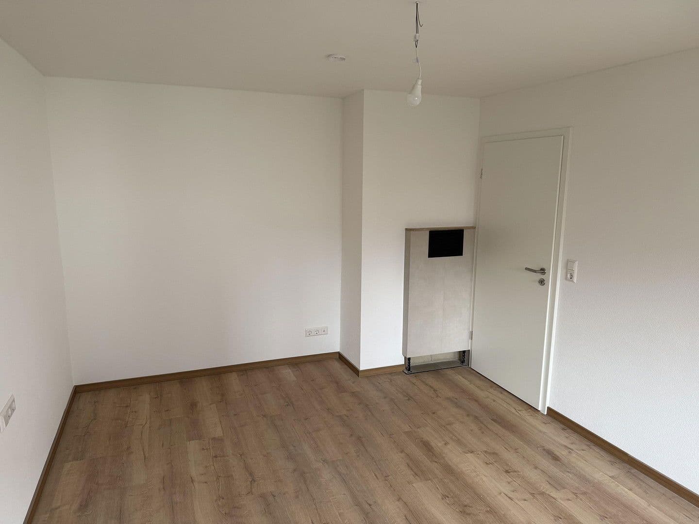 Pronájem bytu 3+1 68 m², Hirsauerstr. 24, Ludwigsburg, Bádensko-Württembersko Pronájem bytu 3+1 68 m², Hirsauerstr. 24, Ludwigsburg, Bádensko-Württembersko