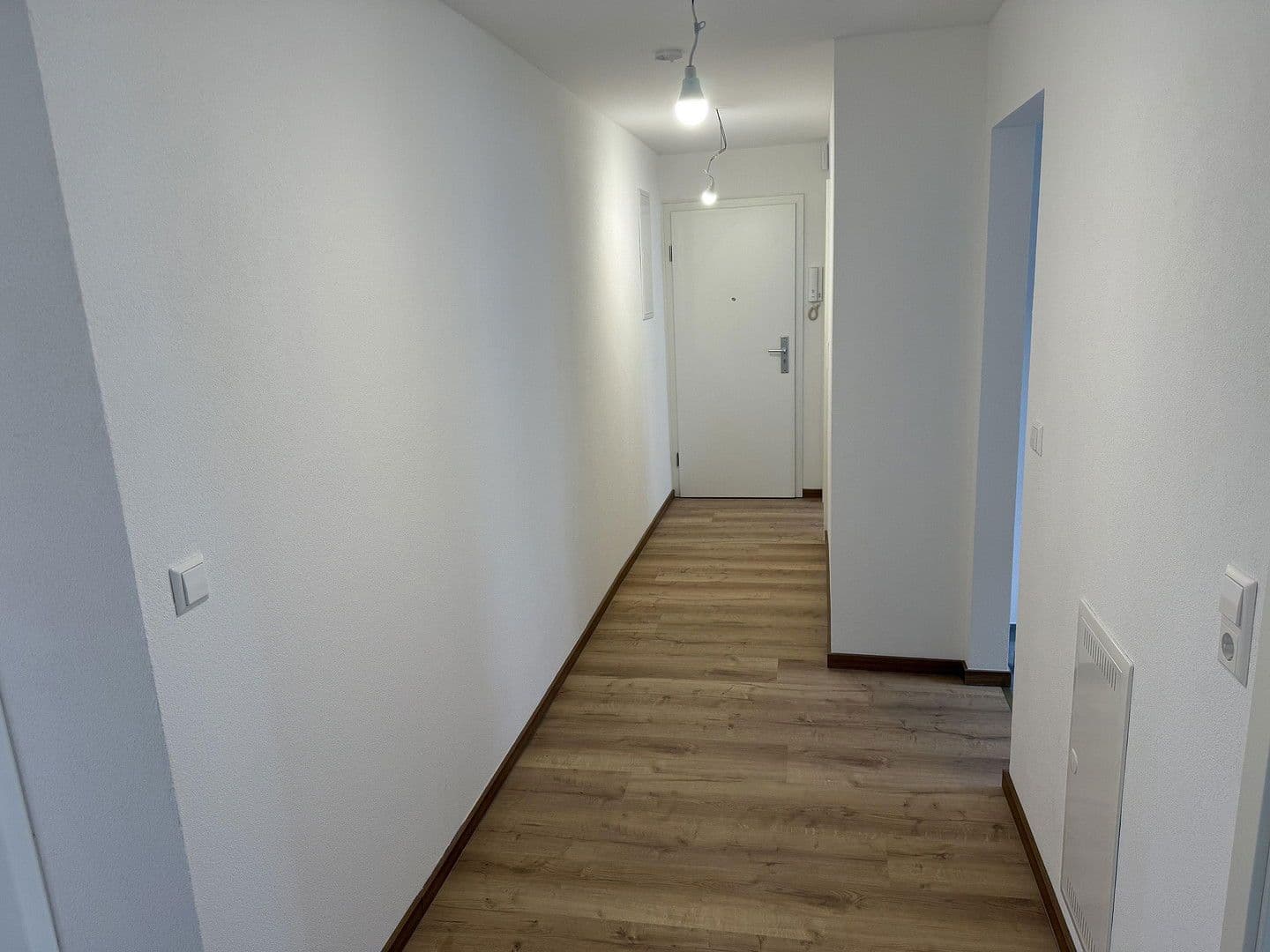Pronájem bytu 3+1 68 m², Hirsauerstr. 24, Ludwigsburg, Bádensko-Württembersko Pronájem bytu 3+1 68 m², Hirsauerstr. 24, Ludwigsburg, Bádensko-Württembersko