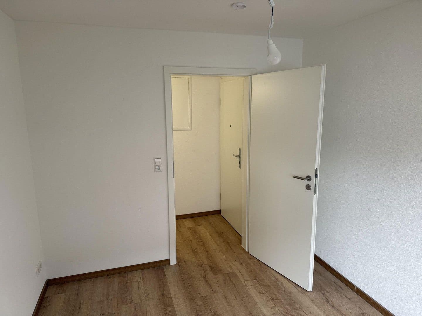 Pronájem bytu 3+1 68 m², Hirsauerstr. 24, Ludwigsburg, Bádensko-Württembersko Pronájem bytu 3+1 68 m², Hirsauerstr. 24, Ludwigsburg, Bádensko-Württembersko