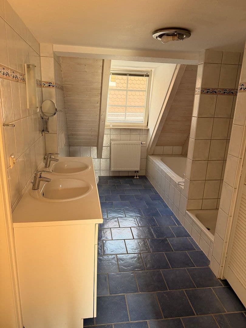 Pronájem bytu 6+1 121 m², Weinheim, Bádensko-Württembersko Pronájem bytu 6+1 121 m², Weinheim, Bádensko-Württembersko