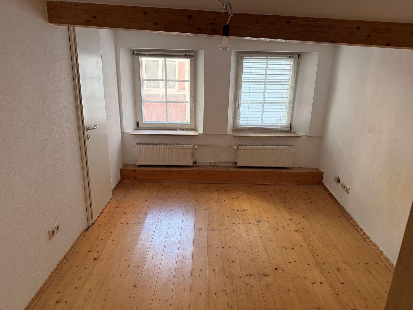 Pronájem bytu 6+1 121 m², Weinheim, Bádensko-Württembersko Pronájem bytu 6+1 121 m², Weinheim, Bádensko-Württembersko