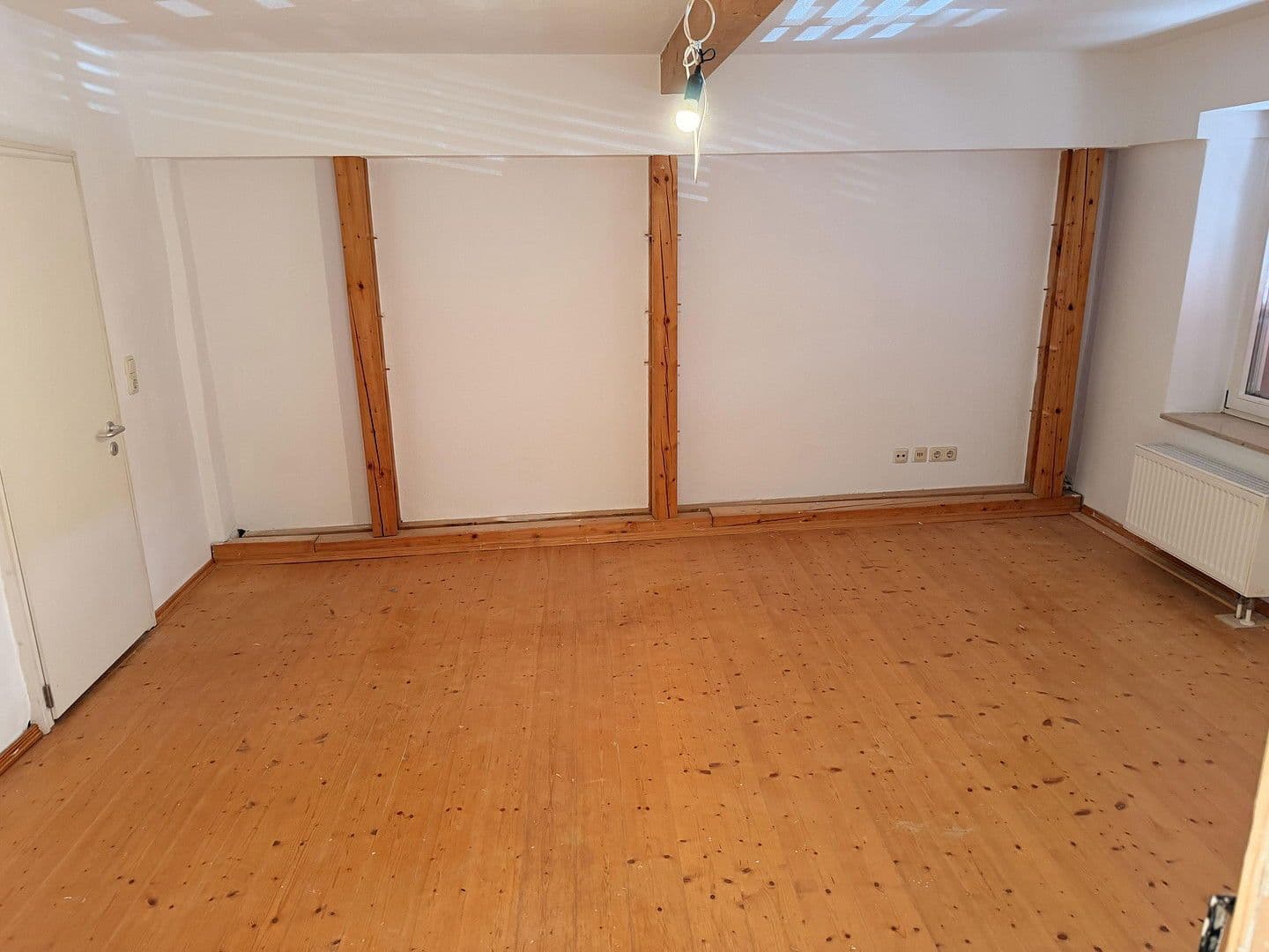 Pronájem bytu 6+1 121 m², Weinheim, Bádensko-Württembersko Pronájem bytu 6+1 121 m², Weinheim, Bádensko-Württembersko