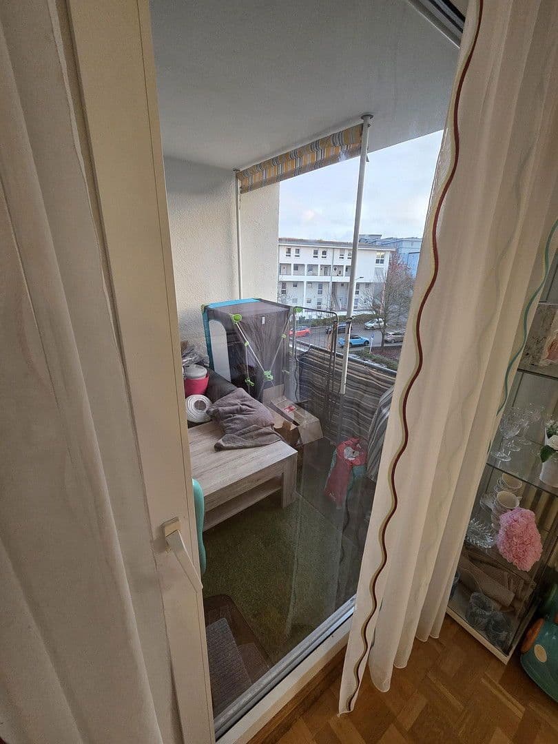 Pronájem bytu 2+1 60 m², Walter-Gropius-Str. 3, Reutlingen, Bádensko-Württembersko Pronájem bytu 2+1 60 m², Walter-Gropius-Str. 3, Reutlingen, Bádensko-Württembersko