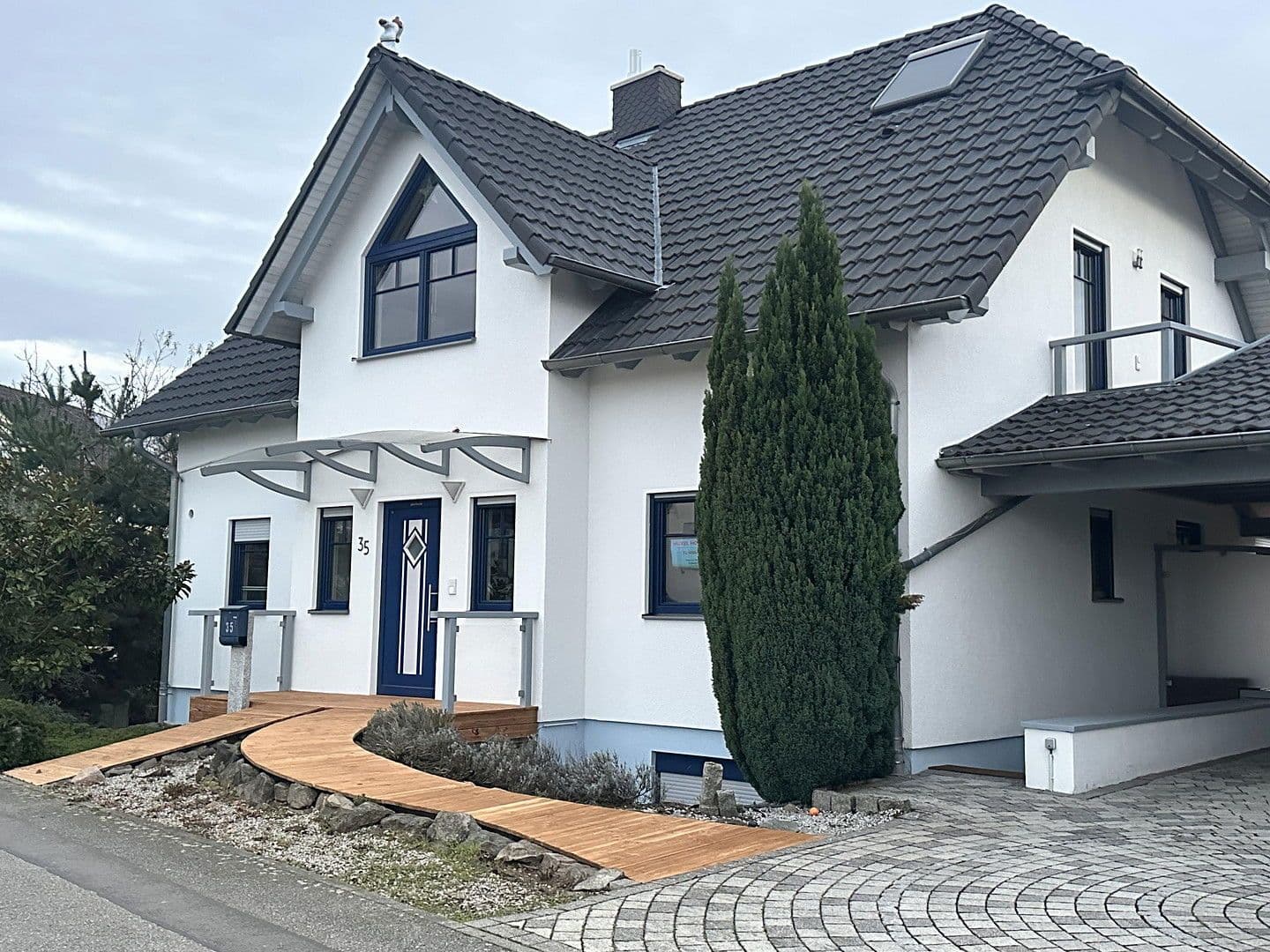 Prodej domu 310 m², pozemek 576 m², St. Leon-Rot, Bádensko-Württembersko Prodej domu 310 m², pozemek 576 m², St. Leon-Rot, Bádensko-Württembersko