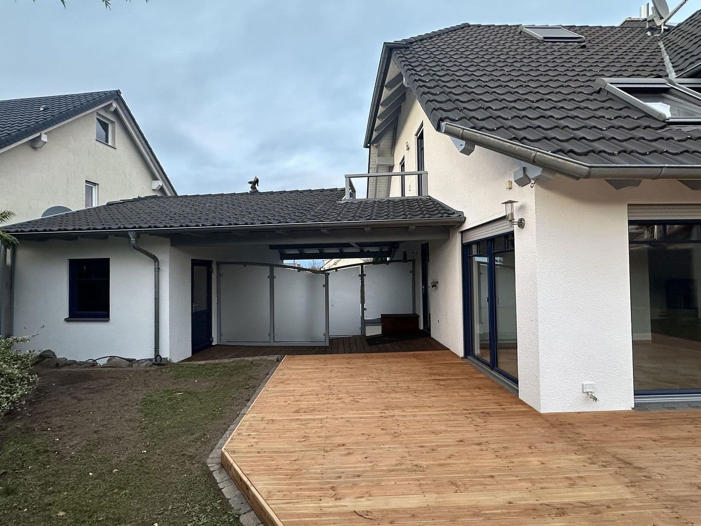 Prodej domu 310 m², pozemek 576 m², St. Leon-Rot, Bádensko-Württembersko Prodej domu 310 m², pozemek 576 m², St. Leon-Rot, Bádensko-Württembersko