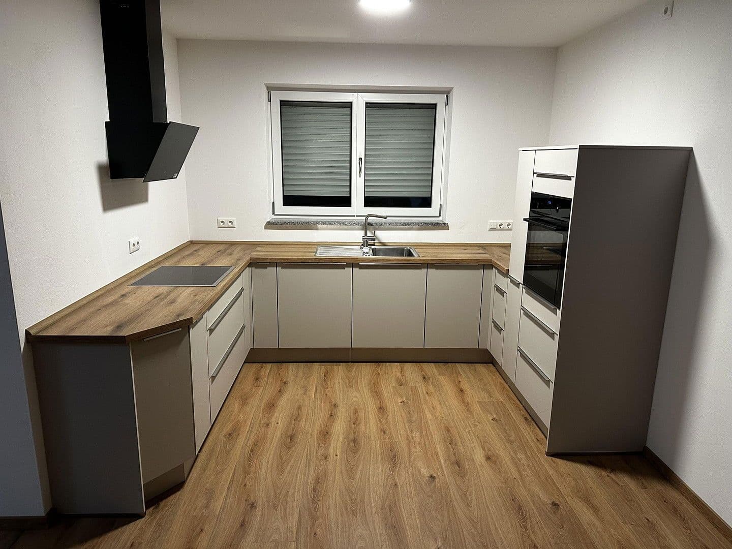 Pronájem domu 130 m², pozemek 337 m², Winzer, Bavorsko Pronájem domu 130 m², pozemek 337 m², Winzer, Bavorsko