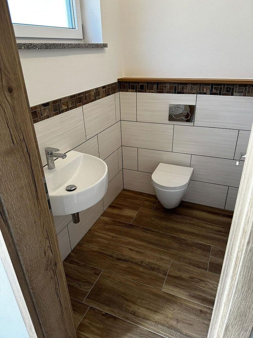 Pronájem domu 130 m², pozemek 337 m², Winzer, Bavorsko Pronájem domu 130 m², pozemek 337 m², Winzer, Bavorsko