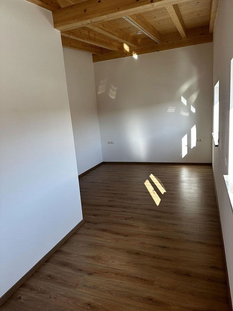 Pronájem domu 130 m², pozemek 337 m², Winzer, Bavorsko Pronájem domu 130 m², pozemek 337 m², Winzer, Bavorsko