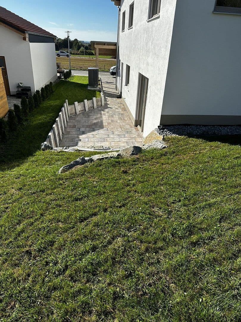 Pronájem domu 130 m², pozemek 337 m², Winzer, Bavorsko Pronájem domu 130 m², pozemek 337 m², Winzer, Bavorsko