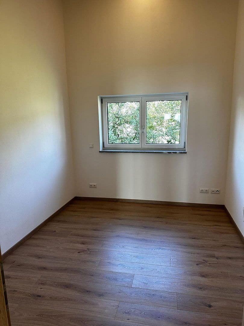 Pronájem domu 130 m², pozemek 337 m², Winzer, Bavorsko Pronájem domu 130 m², pozemek 337 m², Winzer, Bavorsko