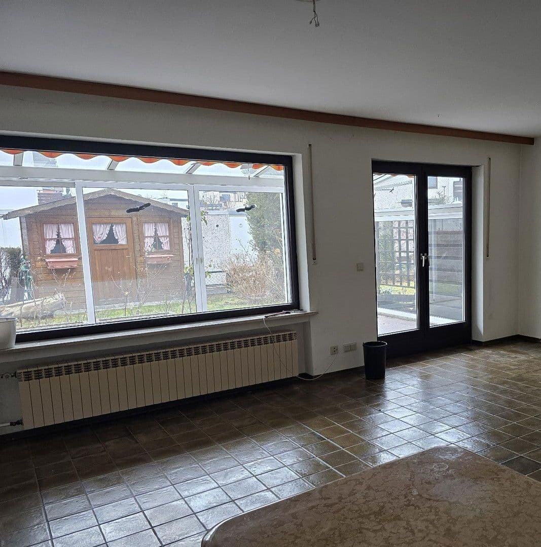 Prodej domu 151 m², pozemek 260 m², Karl-Valentin-Straße 3, Karlsfeld, Bavorsko Prodej domu 151 m², pozemek 260 m², Karl-Valentin-Straße 3, Karlsfeld, Bavorsko