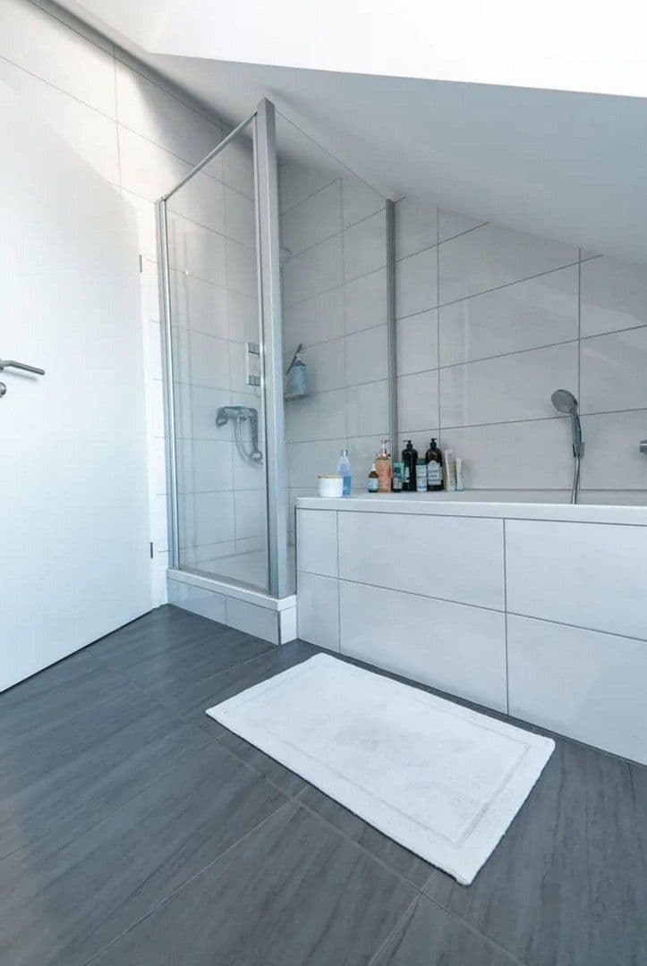 Pronájem bytu 2+kk 74 m², Ebersberger Straße 15, Schwaberwegen, Bavorsko Pronájem bytu 2+kk 74 m², Ebersberger Straße 15, Schwaberwegen, Bavorsko