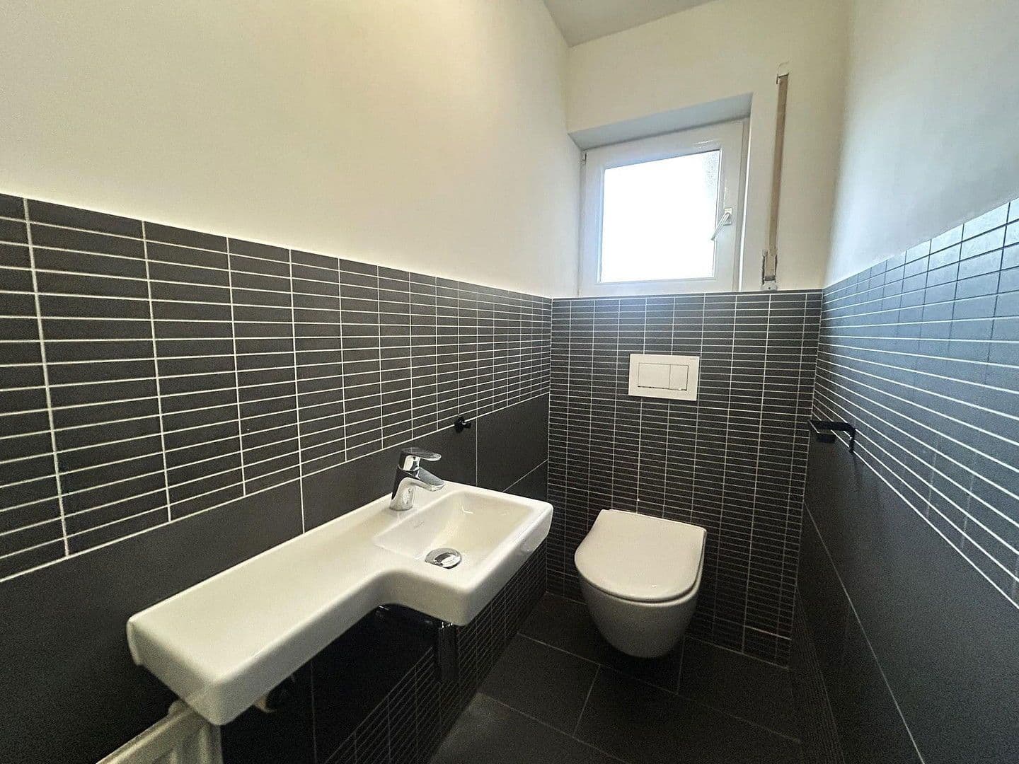 Pronájem bytu 3+kk 83 m², Laichingen, Bádensko-Württembersko Pronájem bytu 3+kk 83 m², Laichingen, Bádensko-Württembersko