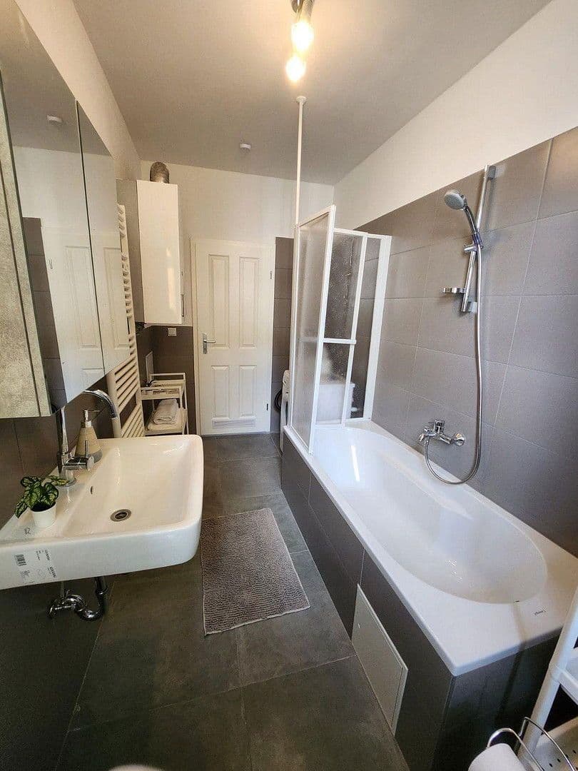 Pronájem bytu 2+1 87 m², Stuttgart, Bádensko-Württembersko Pronájem bytu 2+1 87 m², Stuttgart, Bádensko-Württembersko