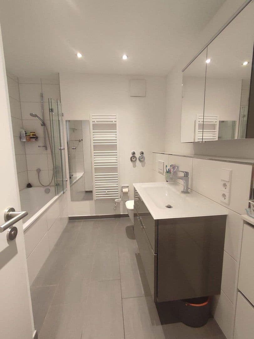 Pronájem bytu 3+1 74 m², Römischer Ring 48, Frankfurt am Main, Hessen Pronájem bytu 3+1 74 m², Römischer Ring 48, Frankfurt am Main, Hessen