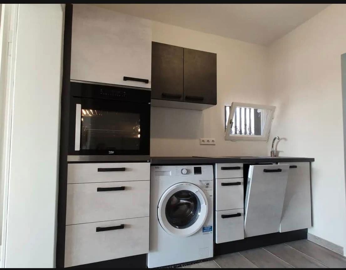 Pronájem bytu 1+1 32 m², Deidesheimer Straße 15, Stuttgart Weilimdorf, Bádensko-Württembersko Pronájem bytu 1+1 32 m², Deidesheimer Straße 15, Stuttgart Weilimdorf, Bádensko-Württembersko