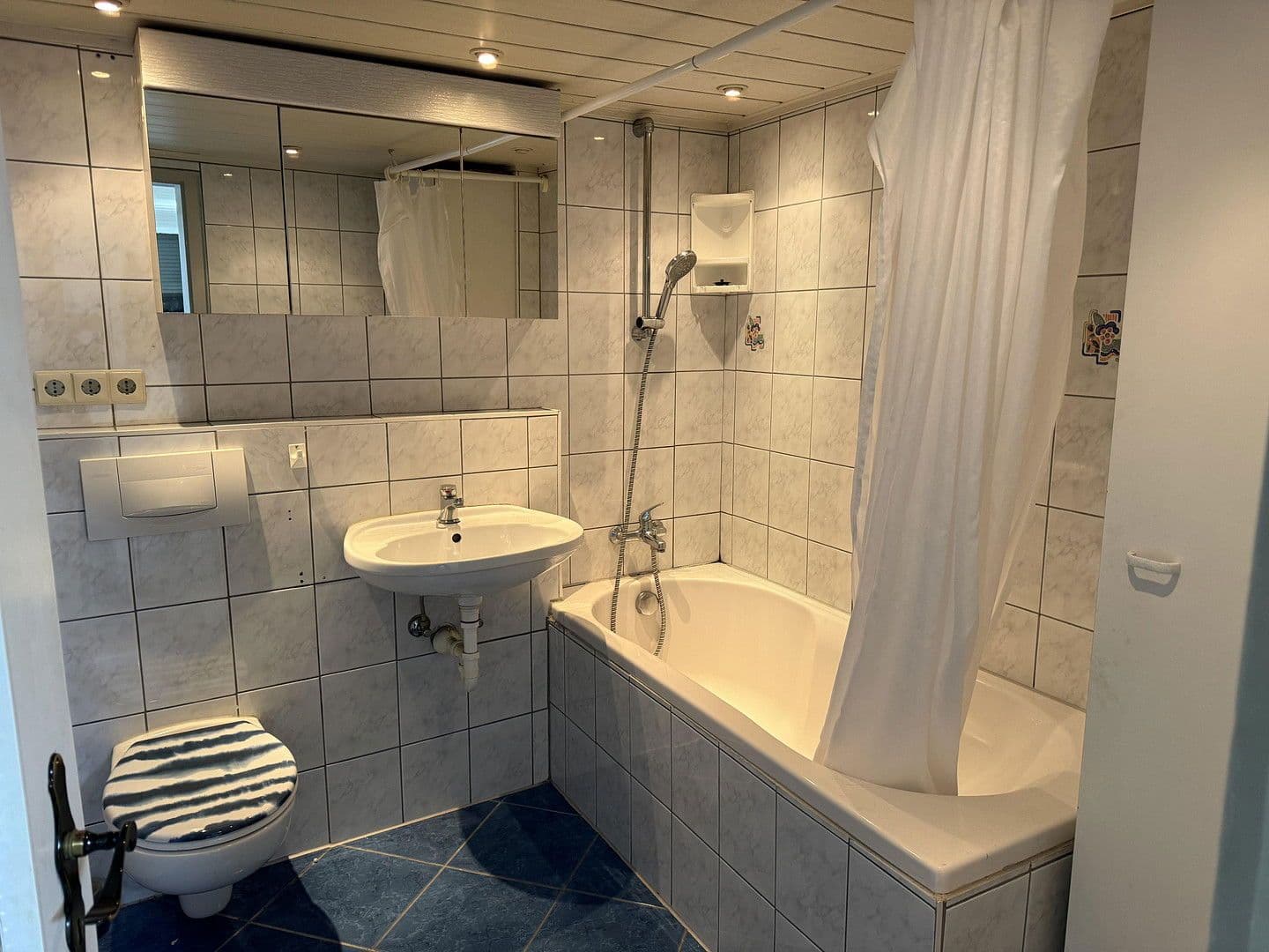 Prodej domu 100 m², pozemek 398 m², Heilbronn, Bádensko-Württembersko Prodej domu 100 m², pozemek 398 m², Heilbronn, Bádensko-Württembersko