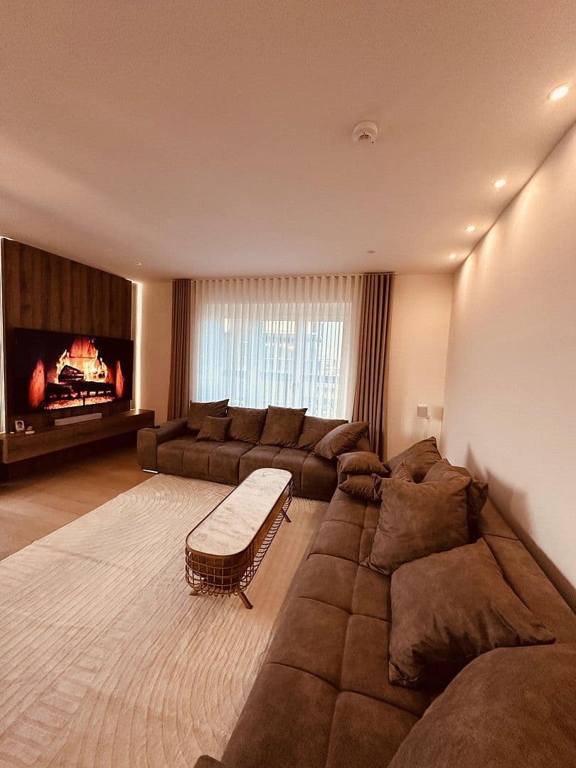 Prodej bytu 4+1 127 m², Hamburg, Hamburg Prodej bytu 4+1 127 m², Hamburg, Hamburg