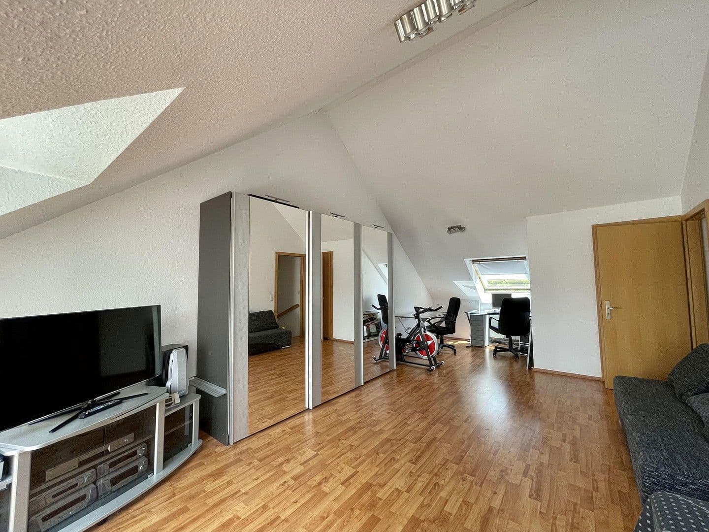 Pronájem domu 145 m², pozemek 370 m², Franz-Raveaux-Straße 32, Köln, Severní Porýní-Vestfálsko Pronájem domu 145 m², pozemek 370 m², Franz-Raveaux-Straße 32, Köln, Severní Porýní-Vestfálsko