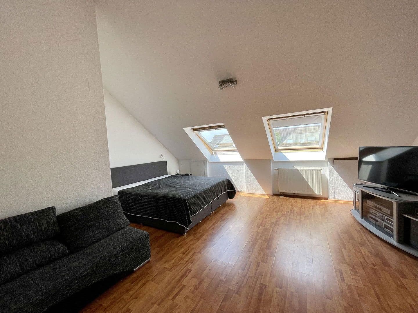 Pronájem domu 145 m², pozemek 370 m², Franz-Raveaux-Straße 32, Köln, Severní Porýní-Vestfálsko Pronájem domu 145 m², pozemek 370 m², Franz-Raveaux-Straße 32, Köln, Severní Porýní-Vestfálsko