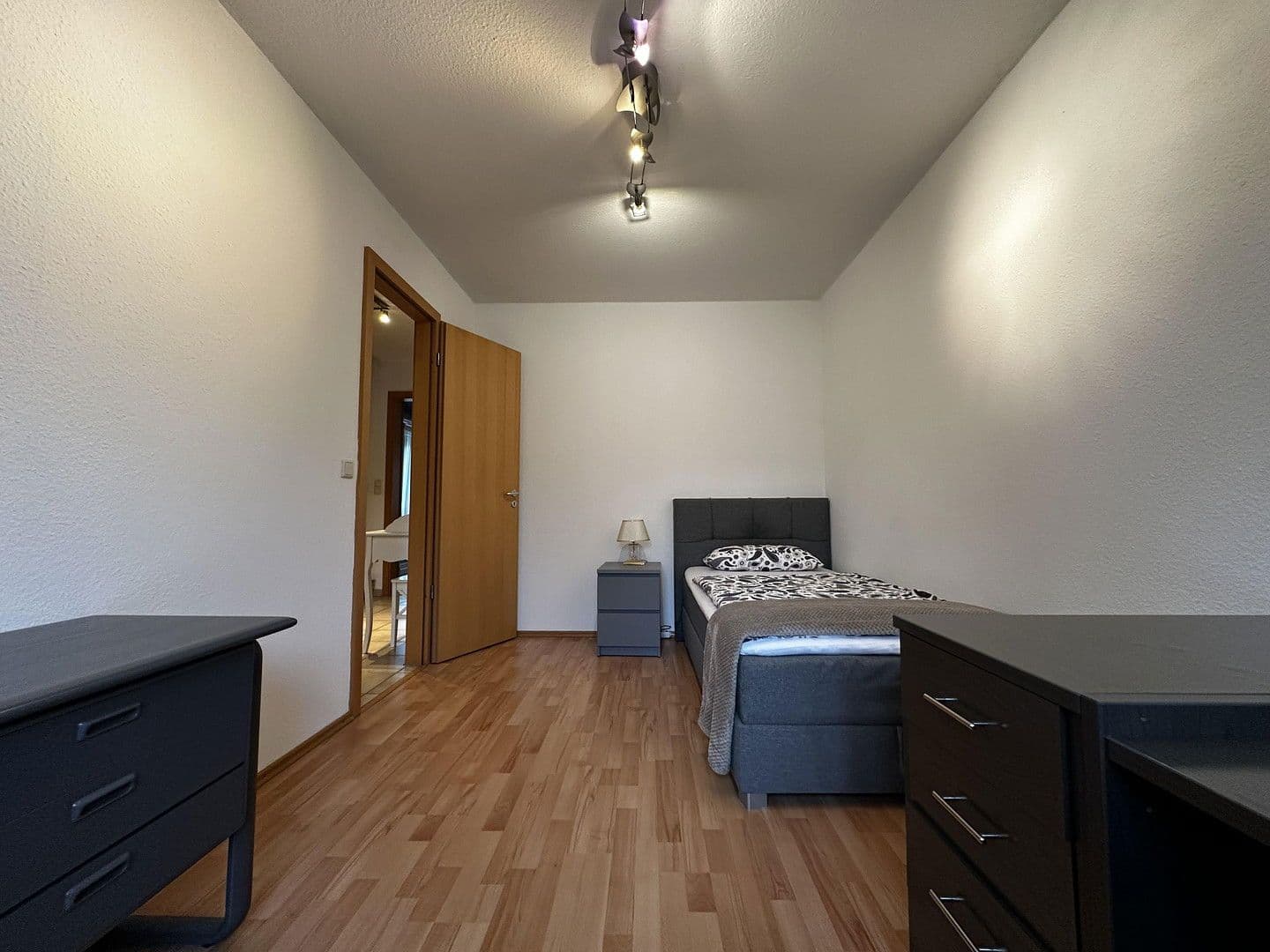 Pronájem domu 145 m², pozemek 370 m², Franz-Raveaux-Straße 32, Köln, Severní Porýní-Vestfálsko Pronájem domu 145 m², pozemek 370 m², Franz-Raveaux-Straße 32, Köln, Severní Porýní-Vestfálsko