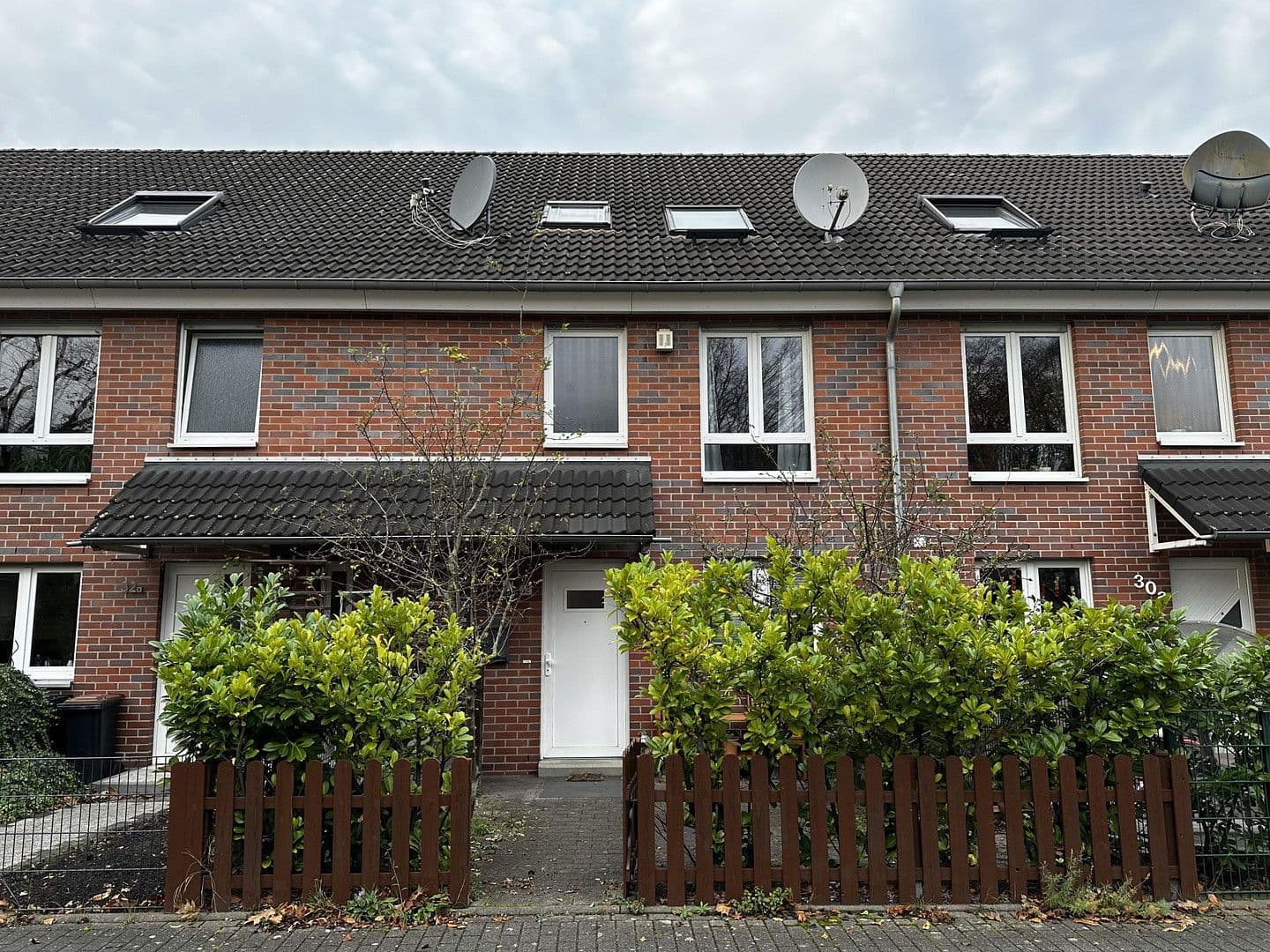 Pronájem domu 145 m², pozemek 370 m², Franz-Raveaux-Straße 32, Köln, Severní Porýní-Vestfálsko Pronájem domu 145 m², pozemek 370 m², Franz-Raveaux-Straße 32, Köln, Severní Porýní-Vestfálsko