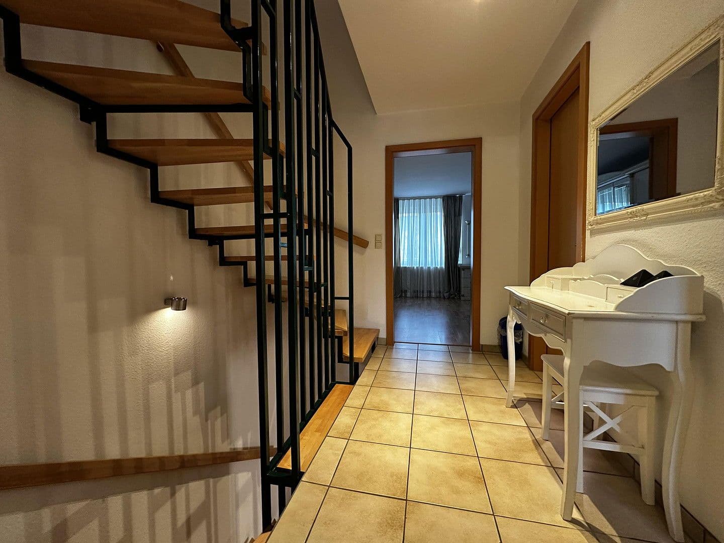 Pronájem domu 145 m², pozemek 370 m², Franz-Raveaux-Straße 32, Köln, Severní Porýní-Vestfálsko Pronájem domu 145 m², pozemek 370 m², Franz-Raveaux-Straße 32, Köln, Severní Porýní-Vestfálsko