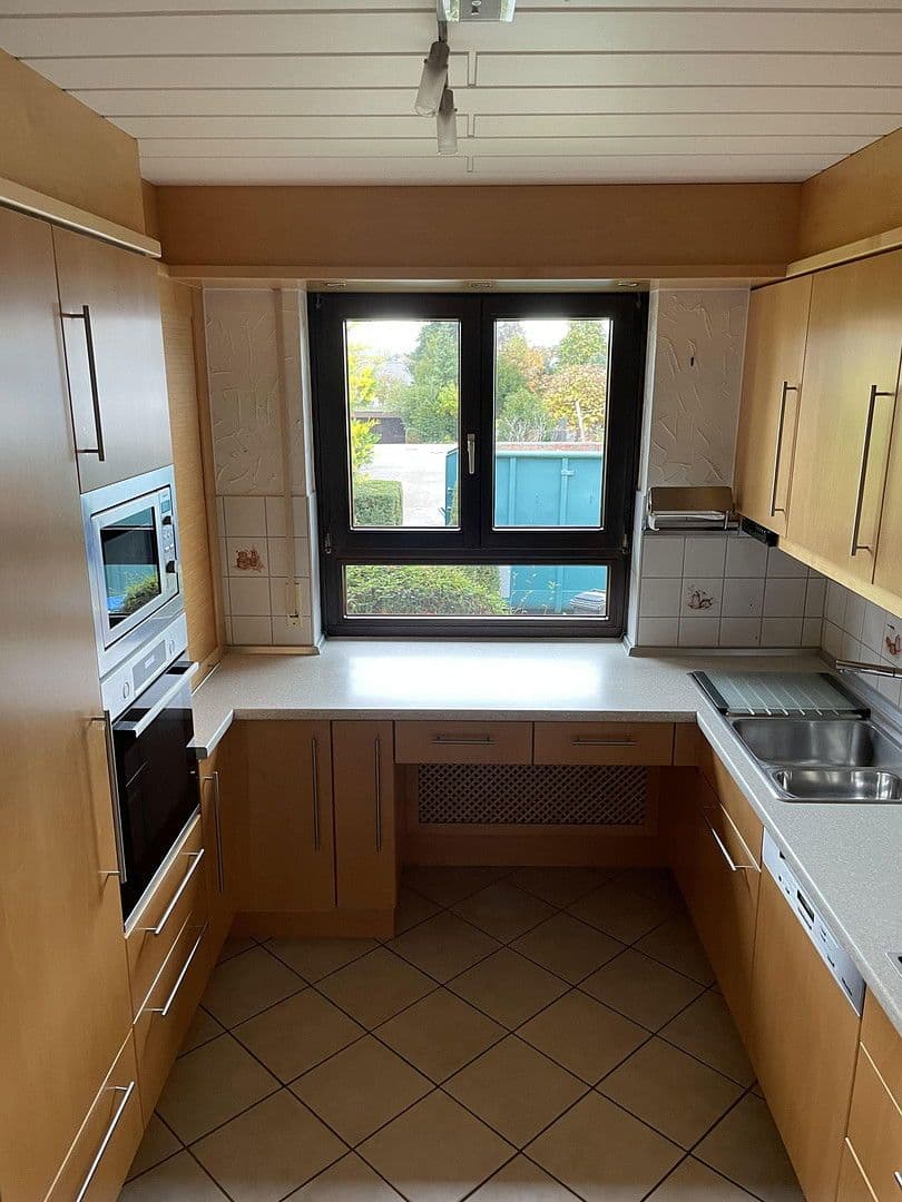 Prodej domu 186 m², pozemek 915 m², Abstatt, Bádensko-Württembersko Prodej domu 186 m², pozemek 915 m², Abstatt, Bádensko-Württembersko