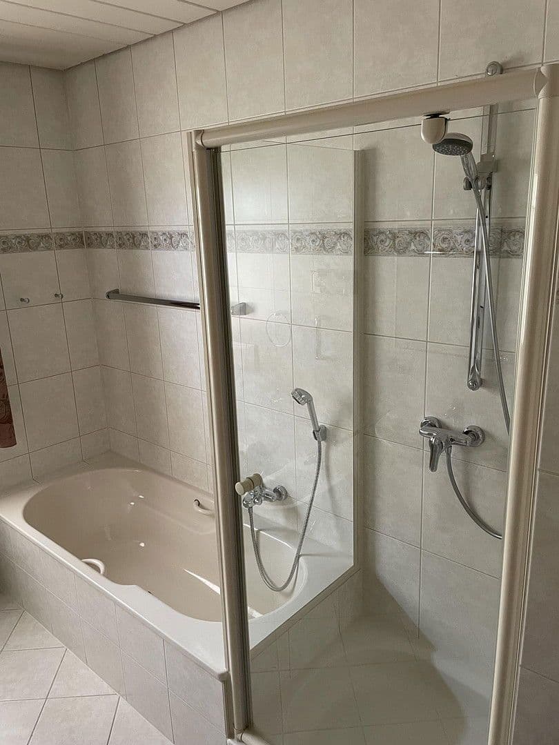 Prodej domu 186 m², pozemek 915 m², Abstatt, Bádensko-Württembersko Prodej domu 186 m², pozemek 915 m², Abstatt, Bádensko-Württembersko