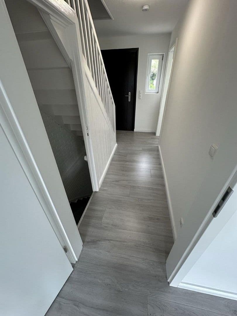 Prodej domu 77 m², pozemek 325 m², Vagel-Griep-Platz 5, Hamburg-Eißendorf, Hamburg Prodej domu 77 m², pozemek 325 m², Vagel-Griep-Platz 5, Hamburg-Eißendorf, Hamburg