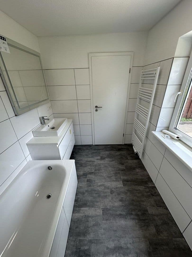 Prodej domu 77 m², pozemek 325 m², Vagel-Griep-Platz 5, Hamburg-Eißendorf, Hamburg Prodej domu 77 m², pozemek 325 m², Vagel-Griep-Platz 5, Hamburg-Eißendorf, Hamburg