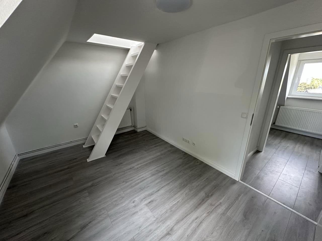 Prodej domu 77 m², pozemek 325 m², Vagel-Griep-Platz 5, Hamburg-Eißendorf, Hamburg Prodej domu 77 m², pozemek 325 m², Vagel-Griep-Platz 5, Hamburg-Eißendorf, Hamburg