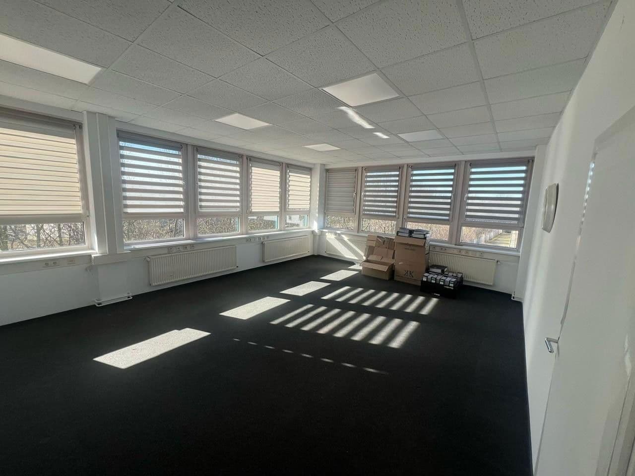 Pronájem kanceláře 180 m², Hildesheim, Dolní Sasko Pronájem kanceláře 180 m², Hildesheim, Dolní Sasko