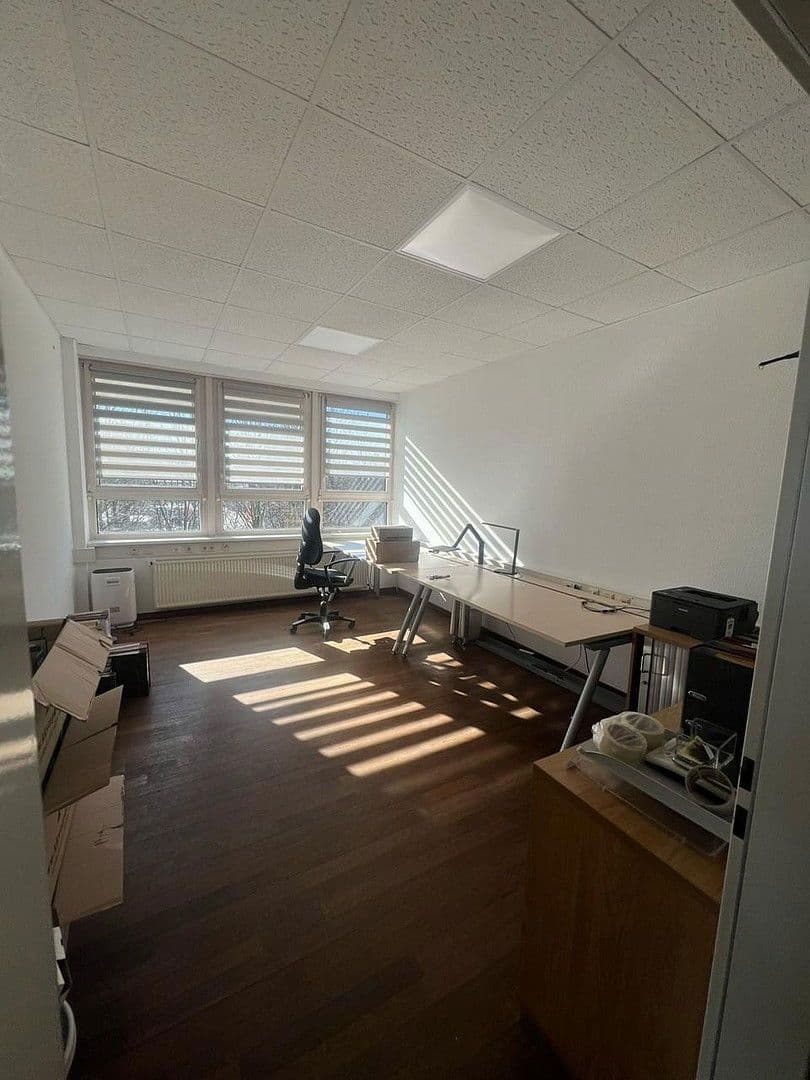 Pronájem kanceláře 180 m², Hildesheim, Dolní Sasko Pronájem kanceláře 180 m², Hildesheim, Dolní Sasko