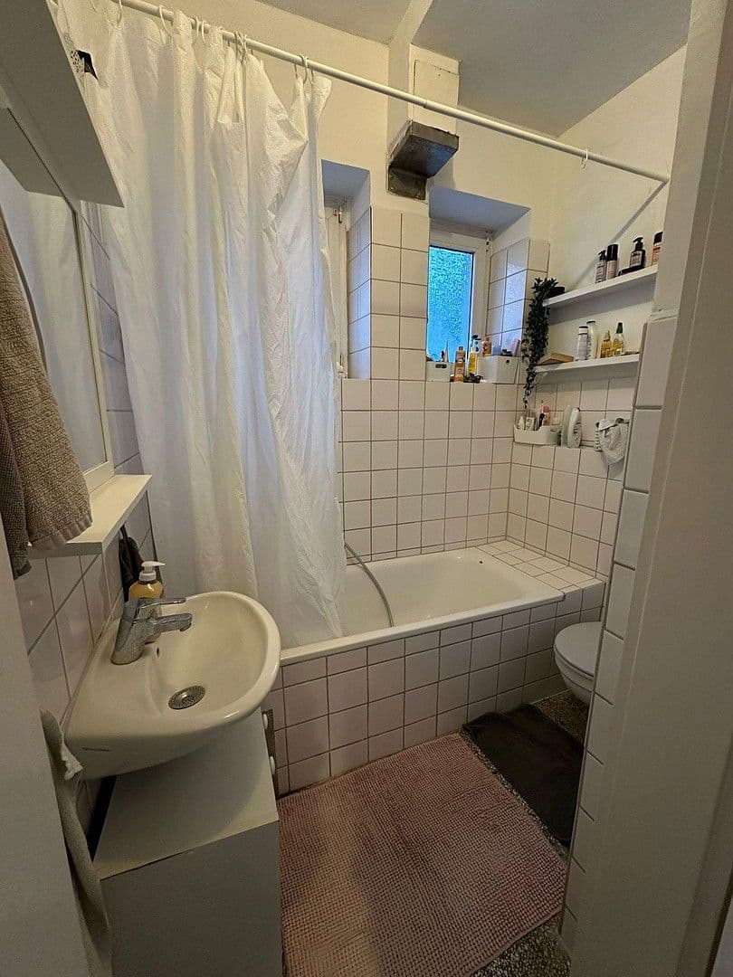 Pronájem bytu 3+1 78 m², Bach Str. 77, Karlsruhe, Bádensko-Württembersko Pronájem bytu 3+1 78 m², Bach Str. 77, Karlsruhe, Bádensko-Württembersko