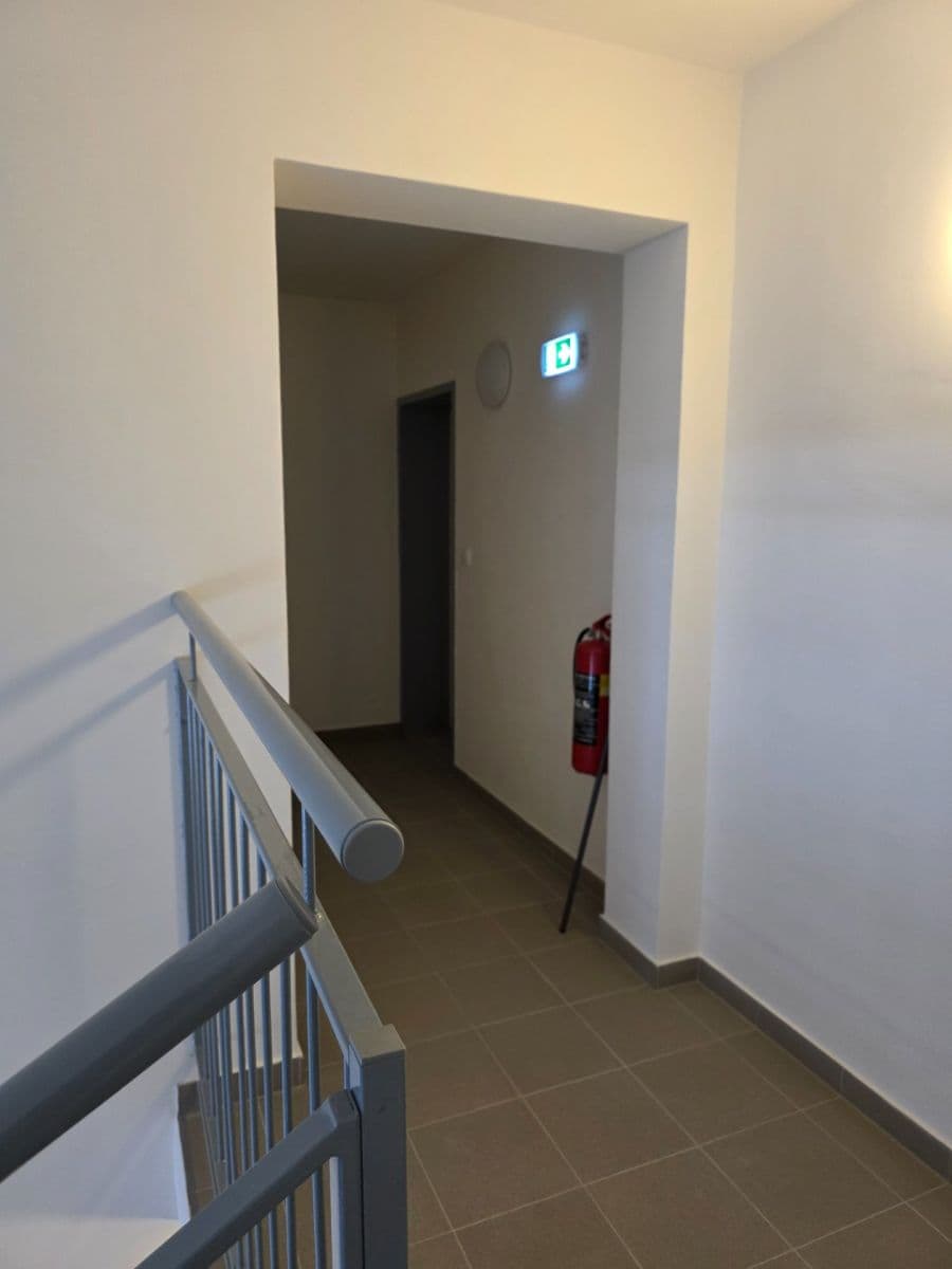 Pronájem bytu 2+kk 40 m², Vestecká, Nehvizdy, Středočeský kraj Pronájem bytu 2+kk 40 m², Vestecká, Nehvizdy, Středočeský kraj