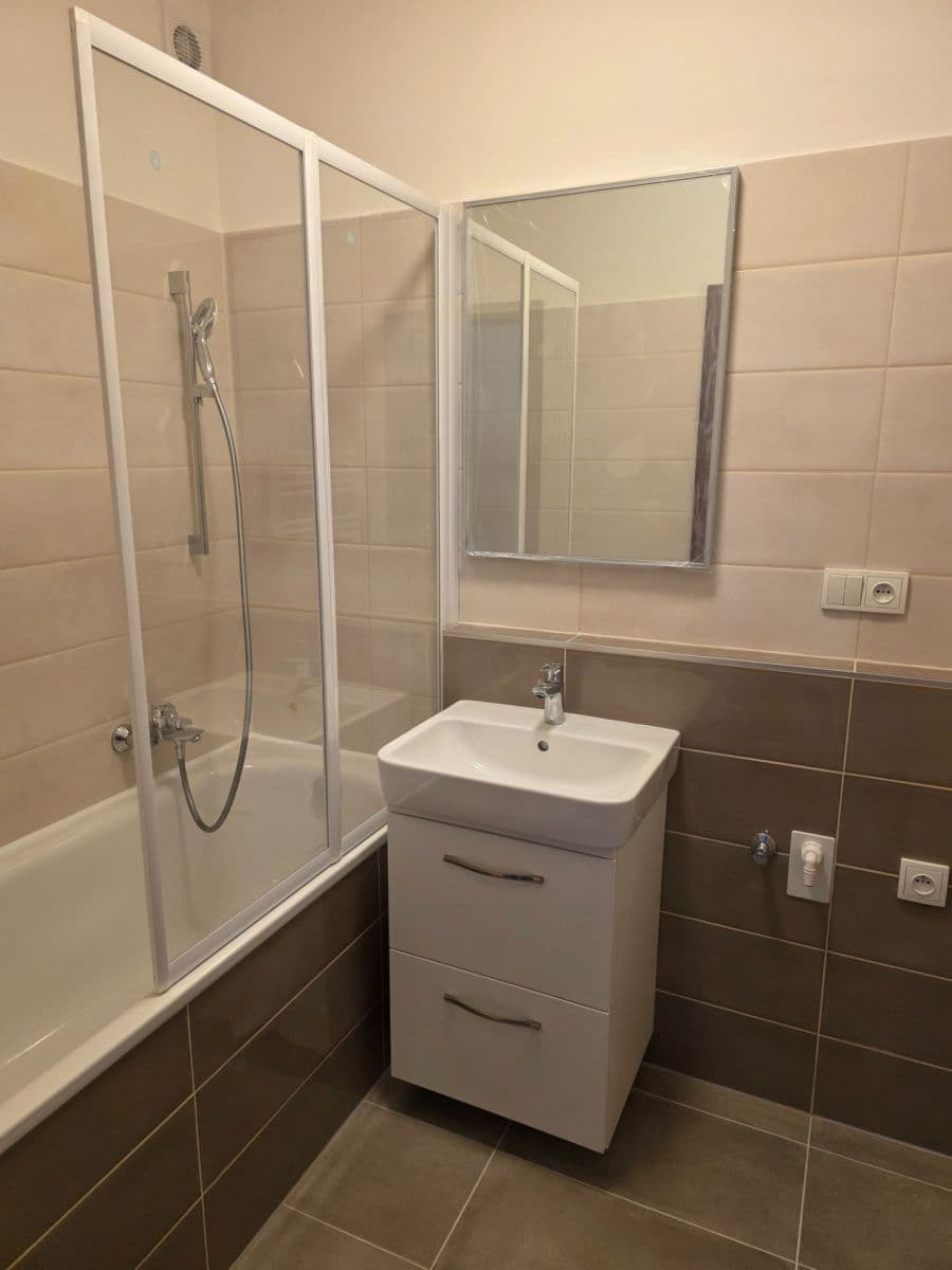 Pronájem bytu 2+kk 40 m², Vestecká, Nehvizdy, Středočeský kraj Pronájem bytu 2+kk 40 m², Vestecká, Nehvizdy, Středočeský kraj