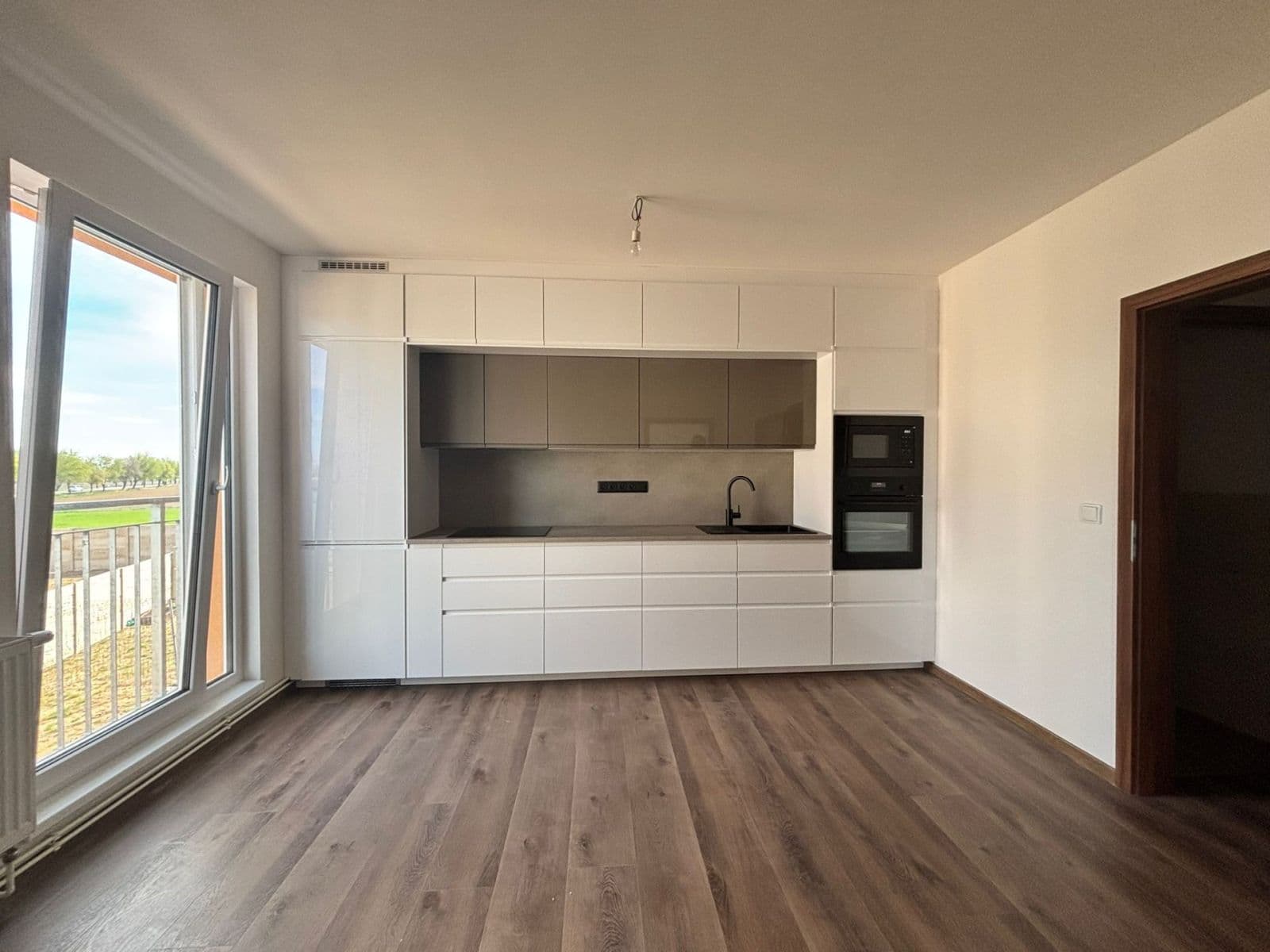 Pronájem bytu 2+kk 40 m², Vestecká, Nehvizdy, Středočeský kraj Pronájem bytu 2+kk 40 m², Vestecká, Nehvizdy, Středočeský kraj