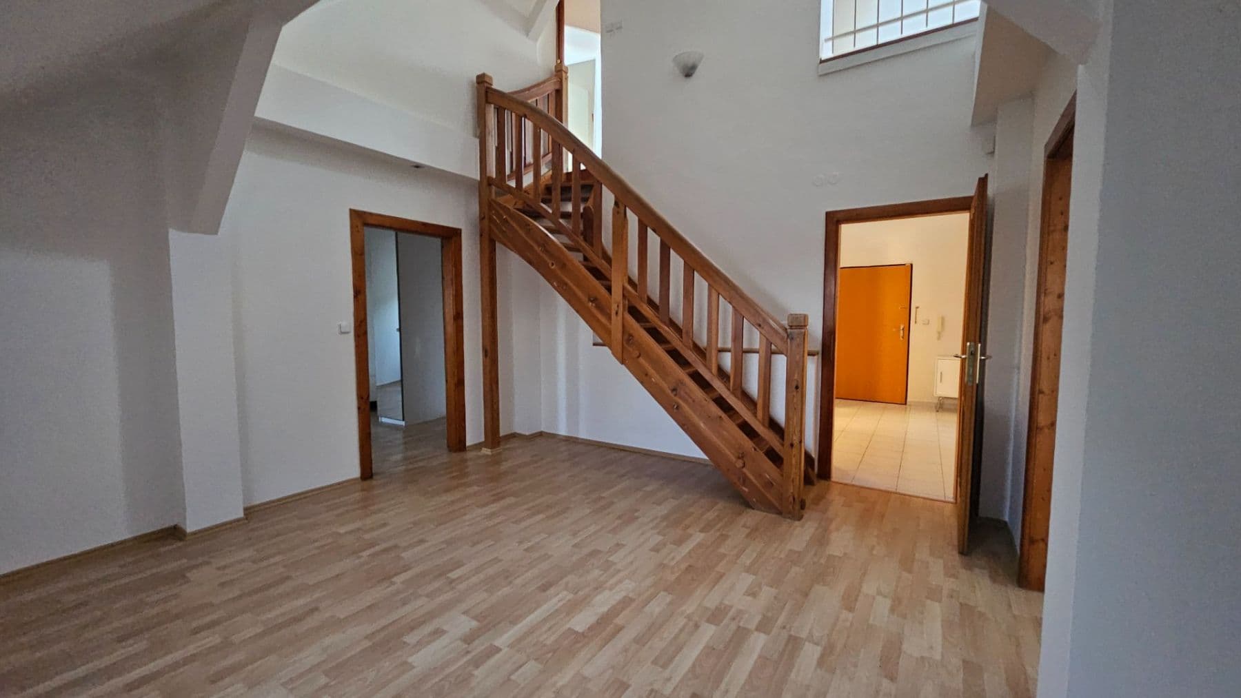 Pronájem bytu 4+1 180 m², Škroupovo náměstí, Praha, Praha Pronájem bytu 4+1 180 m², Škroupovo náměstí, Praha, Praha