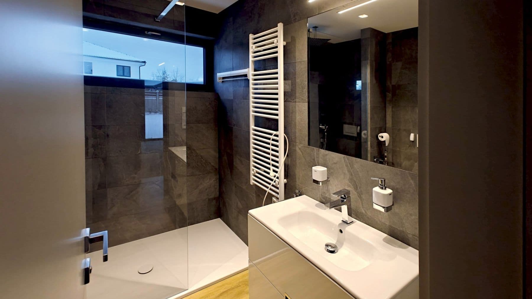 Prodej domu 190 m², pozemek 1.132 m², Bezová, Mukařov, Středočeský kraj Prodej domu 190 m², pozemek 1.132 m², Bezová, Mukařov, Středočeský kraj