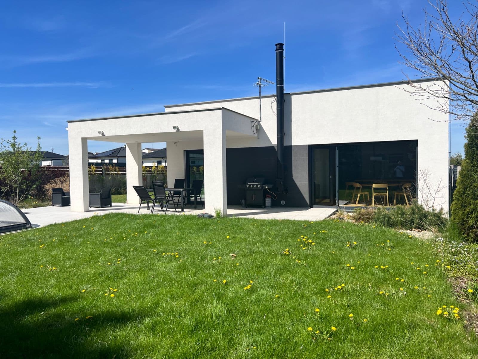 Prodej domu 190 m², pozemek 1.132 m², Bezová, Mukařov, Středočeský kraj Prodej domu 190 m², pozemek 1.132 m², Bezová, Mukařov, Středočeský kraj