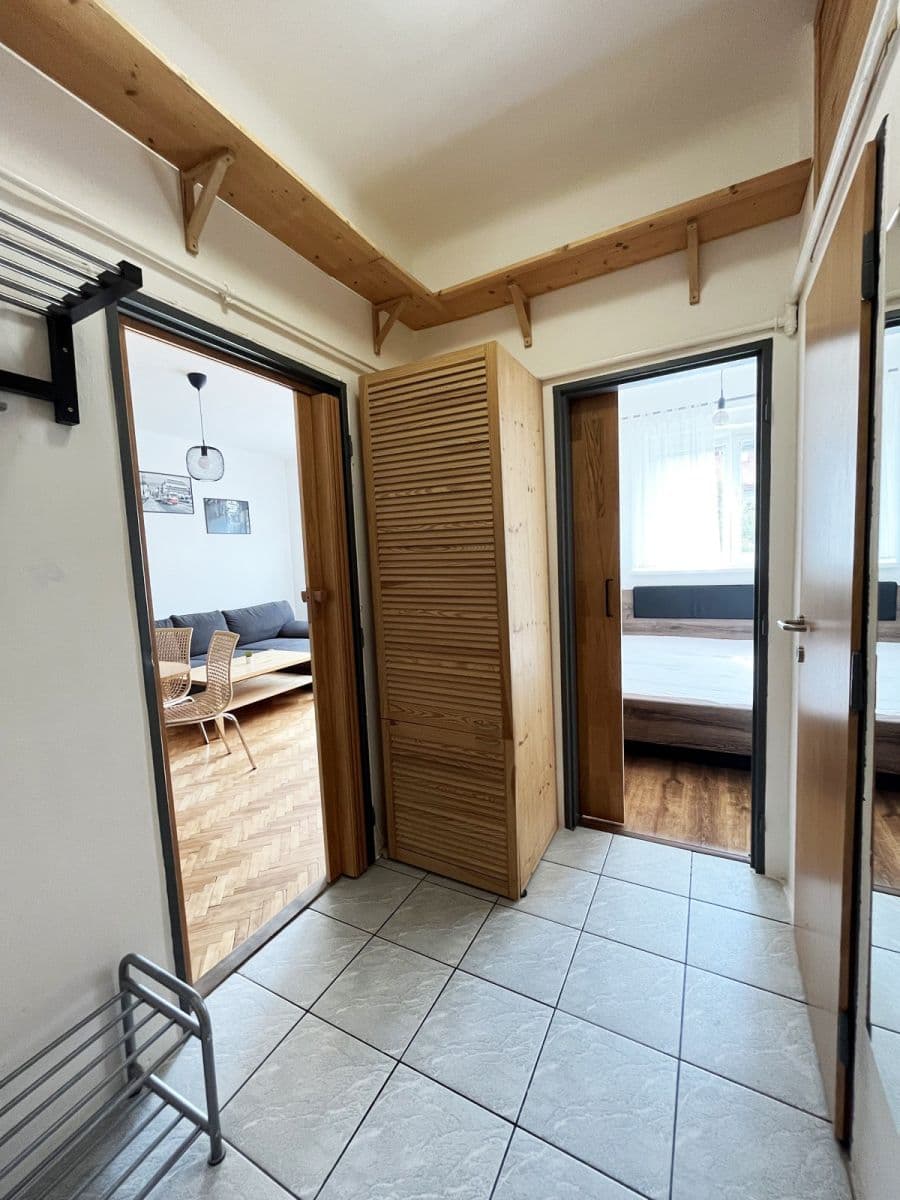 Pronájem bytu 2+kk 36 m², Pod Strojírnami, Praha, Praha Pronájem bytu 2+kk 36 m², Pod Strojírnami, Praha, Praha